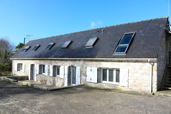 EXCLUSIVITE Longère de 177 m2 en pierres à vendre, 7 pièces GUENGAT (29) terrain de 1359 m2, rénovée