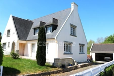 Belle néo bretonne à vendre LANDUDEC (29) Centre bourg 6 chambres sur 890 m2