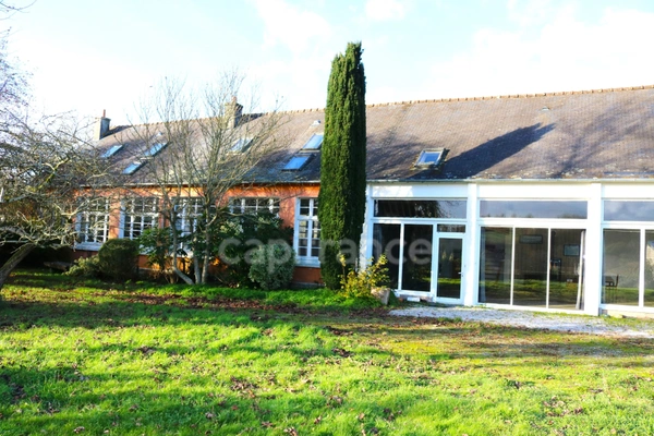  BIEN ATYPIQUE Maison à vendre 8 pièces EDERN (29) 200 m2 + Dependances