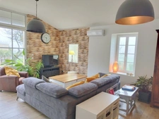 Maison en pierre rénovée – Belle vue sur la campagne
