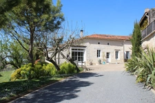 Maison en pierre rénovée – Belle vue sur la campagne