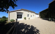 Maison en pierre rénovée – Belle vue sur la campagne
