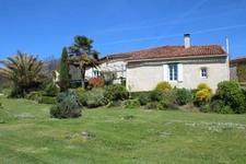 Maison en pierre rénovée – Belle vue sur la campagne