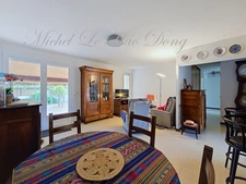 VERGÈZE (30310) – Le plaisir de vivre de plain-pied, un jardin arboré, tout près du centre du village 