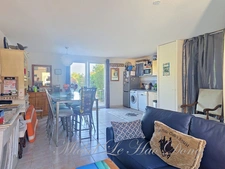 Charmante maison avec 03 chambres en duplex à CALVISSON (30420)