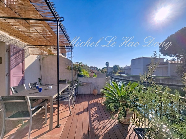 Maison en marina de type P4 en duplex à vendre à Aigues-Mortes (30220)