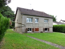 Investissez dans l’avenir à Bréval : Maison a fort potentiel avec terrain de 3200m2   