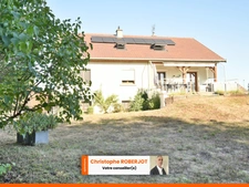 Belle maison de 320m2 au sol sur 1700m2 de terrain clos et piscinable aux portes de Chalon sur Saône