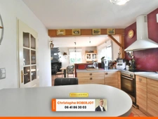 La quiétude aux portes de tout pour cette jolie maison de 152m2 avec 4 chambres !!
