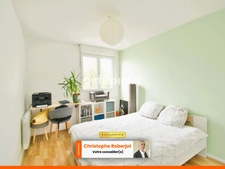 Joli appartement avec balcon et parking dans petite copropriété au pied de tous les commerces et transports de Châtenoy le royal