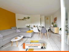 Joli appartement avec balcon et parking dans petite copropriété au pied de tous les commerces et transports de Châtenoy le royal