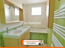 La campagne à la ville ! Jolie maison de 118m2 habitables avec garage et cour  dans le quartier prisé de Chalon sur Saône et à 350 mètres de l'hyper centre.