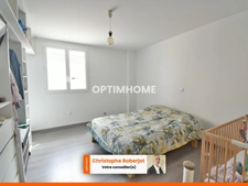 JOLI POTENTIEL pour ce Duplex en HYPER CENTRE VILLE, avec possibilité de 4 chambres et immédiatement disponible !!