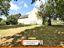 Maison + dépendances avec énorme potentiel à Fontaines sur 1 hectare de terrain clos et arboré