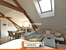 Appartement équipé Atypique T4 avec pierres apparentes dans maison de ville