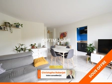 Joli appartement avec balcon et parking dans petite copropriété au pied de tous les commerces et transports de Châtenoy le royal