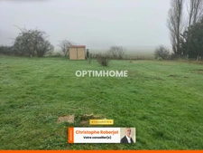 Maison atypique de 104 m2 rénovée quasiment toute de plein-pied (classifiée en C énergétiquement) en lisière de forêt 