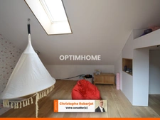 JOLI POTENTIEL pour ce Duplex en HYPER CENTRE VILLE, avec possibilité de 4 chambres et immédiatement disponible !!