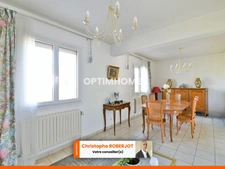 Belle maison de 320m2 au sol sur 1700m2 de terrain clos et piscinable aux portes de Chalon sur Saône