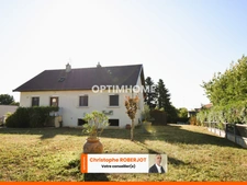 Belle maison de 320m2 au sol sur 1700m2 de terrain clos et piscinable aux portes de Chalon sur Saône