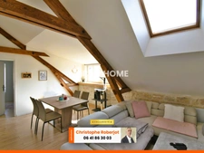 Appartement équipé Atypique T4 avec pierres apparentes dans maison de ville