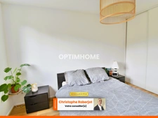 Joli appartement avec balcon et parking dans petite copropriété au pied de tous les commerces et transports de Châtenoy le royal