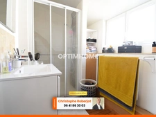 Appartement équipé Atypique T4 avec pierres apparentes dans maison de ville