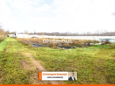 Lumineuse maison familiale de 168m2 au sol sur 2 niveaux et 1.6 hectare de terrain + 276m2 de dépendances