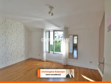 La campagne à la ville ! Jolie maison de 118m2 habitables avec garage et cour  dans le quartier prisé de Chalon sur Saône et à 350 mètres de l'hyper centre.