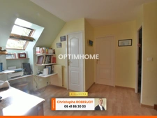 La quiétude aux portes de tout pour cette jolie maison de 152m2 avec 4 chambres !!