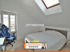 Appartement équipé Atypique T4 avec pierres apparentes dans maison de ville