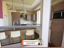 La campagne à la ville ! Jolie maison de 118m2 habitables avec garage et cour  dans le quartier prisé de Chalon sur Saône et à 350 mètres de l'hyper centre.