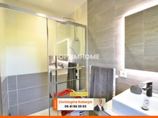 Maison de plain pied avec 3 chambres posée sur 1000m2 - RT 2012