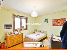Lumineuse maison familiale de 168m2 au sol sur 2 niveaux et 1.6 hectare de terrain + 276m2 de dépendances