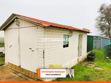 Maison atypique de 104 m2 rénovée quasiment toute de plein-pied (classifiée en C énergétiquement) en lisière de forêt 