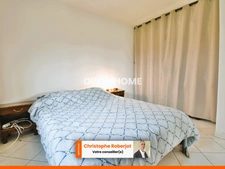 Lumineuse maison familiale de 168m2 au sol sur 2 niveaux et 1.6 hectare de terrain + 276m2 de dépendances