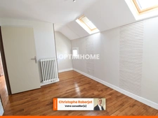 La campagne à la ville ! Jolie maison de 118m2 habitables avec garage et cour  dans le quartier prisé de Chalon sur Saône et à 350 mètres de l'hyper centre.