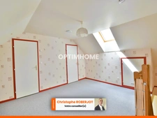 Agréable Maison avec de grands volumes à MESSEY SUR GROSNE (71)
