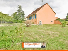 Agréable Maison avec de grands volumes à MESSEY SUR GROSNE (71)