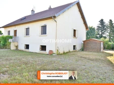 Belle maison de 320m2 au sol sur 1700m2 de terrain clos et piscinable aux portes de Chalon sur Saône