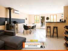Jolie maison de plain-pied de 100m2 sur un terrain clos de 1100m2: calme et proximité de tout