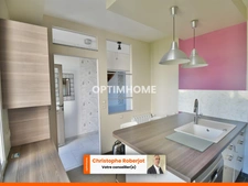 La campagne à la ville ! Jolie maison de 118m2 habitables avec garage et cour  dans le quartier prisé de Chalon sur Saône et à 350 mètres de l'hyper centre.