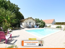Belle et grande maison de 177m2 avec piscine sur un terrain clos et arboré de 1200m2, au calme et aux portes de Chalon sur Saone