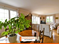 Maison de 4 chambres à Givry avec piscine sur terrain paysagé de 1800m2