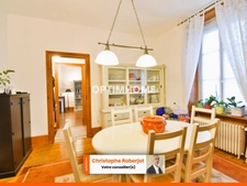 3 possibilités pour cette jolie maison: Maison familiale/ Maison de rapport ou Mixte espace médical/maison de rapport