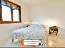Lumineuse maison familiale de 168m2 au sol sur 2 niveaux et 1.6 hectare de terrain + 276m2 de dépendances