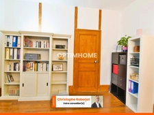 3 possibilités pour cette jolie maison: Maison familiale/ Maison de rapport ou Mixte espace médical/maison de rapport
