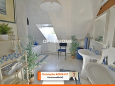 Belle maison de 320m2 au sol sur 1700m2 de terrain clos et piscinable aux portes de Chalon sur Saône