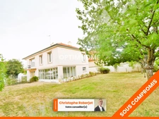 Opportunité: Lumineuse maison de 160m2 habitable sur terrain arboré et fleuri à Champforgeuil