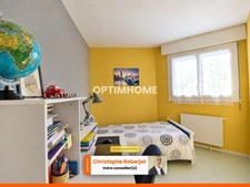 Spécial investisseur: Appartement de 4 pièces avec balcon et garage au centre ville de Chalon sur Saône
